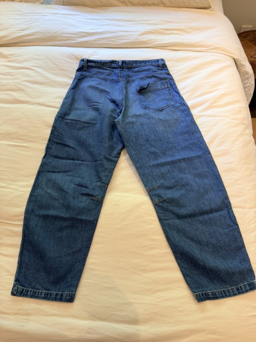 TWP Jetties Mid-Rise Barrel-Leg lightweight denim in Vintage Wash 29 - Picture 7 of 12
